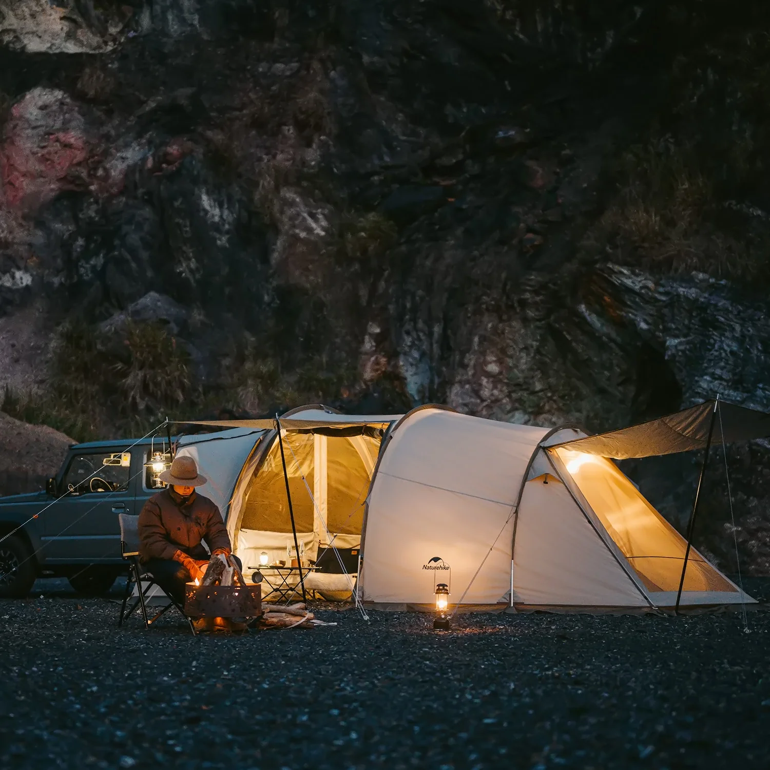 Car Tail Tunnel 4 Season Tent - Image 3
