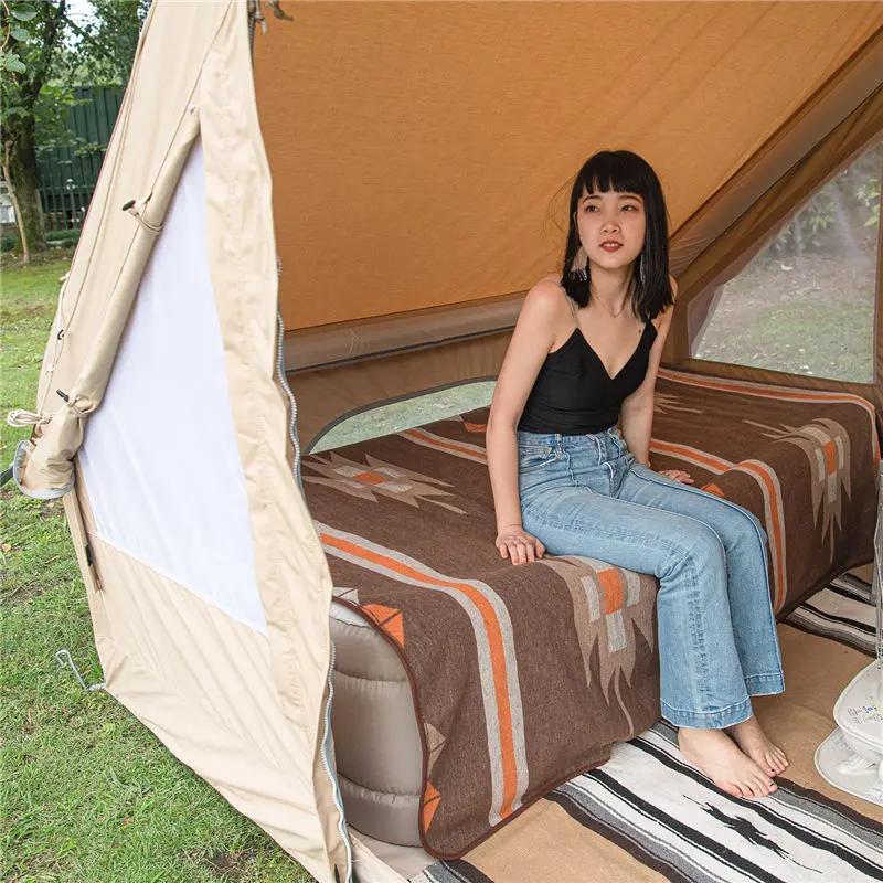 Naturehike Outdoor Warm Geometric Carpet Wool Blanket - Image 2