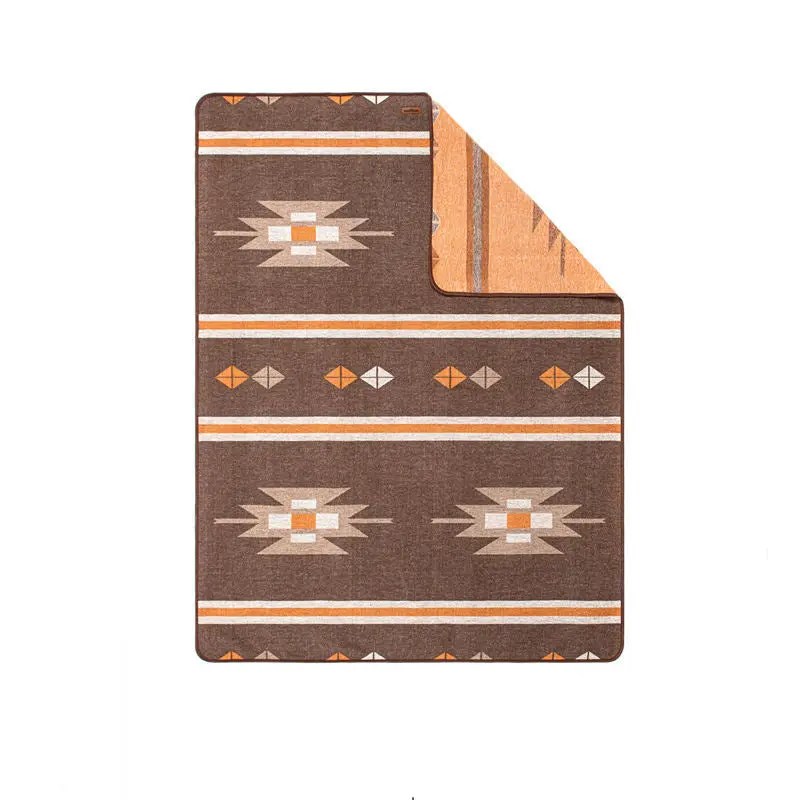 Naturehike Outdoor Warm Geometric Carpet Wool Blanket - Image 4